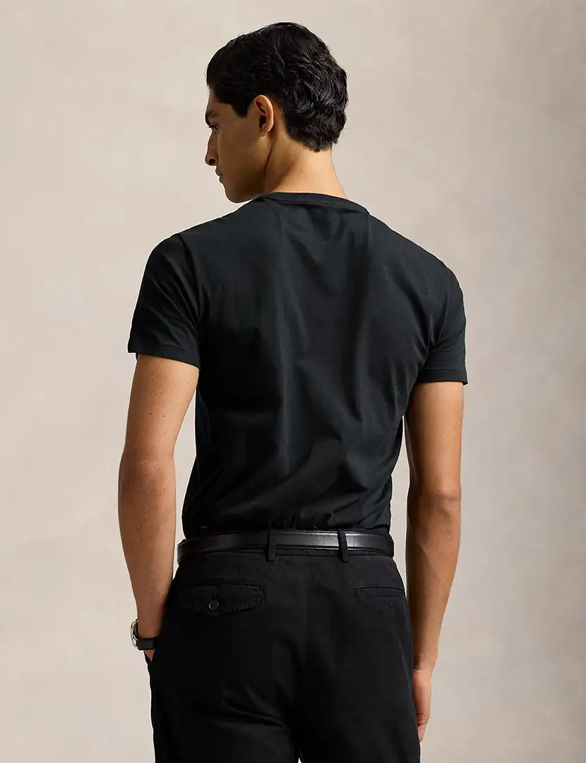 T-Shirt Slim Fit Preto Logotipo Vermelho