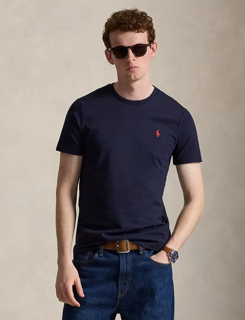 T-Shirt Slim Fit Azul Marinho Logotipo Vermelho