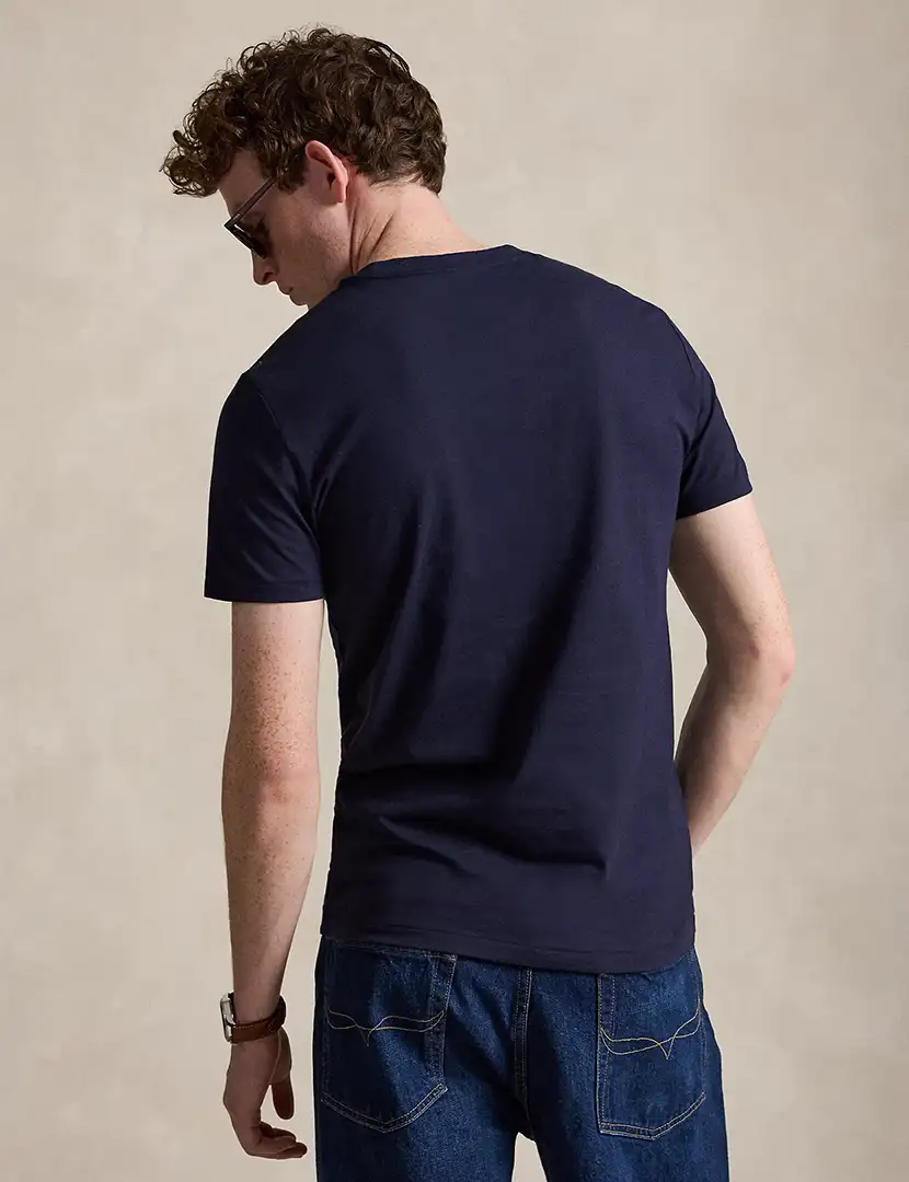T-Shirt Slim Fit Azul Marinho Logotipo Vermelho