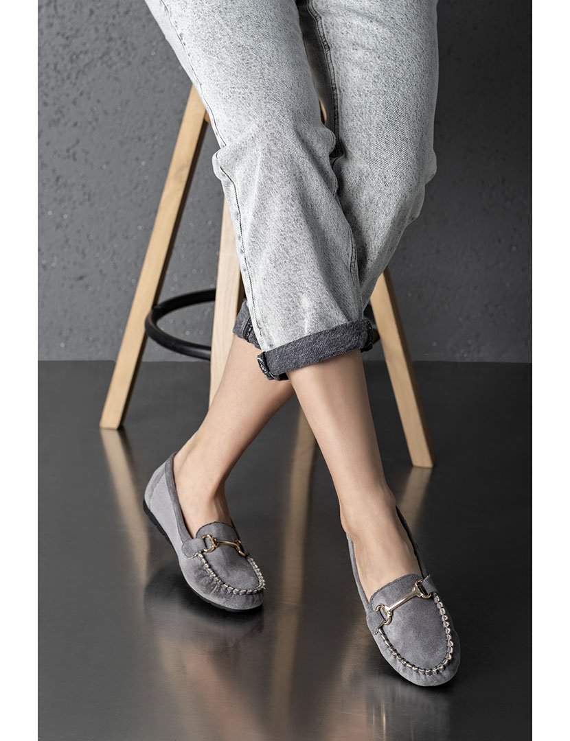 Mocassin com fivela Cinzento