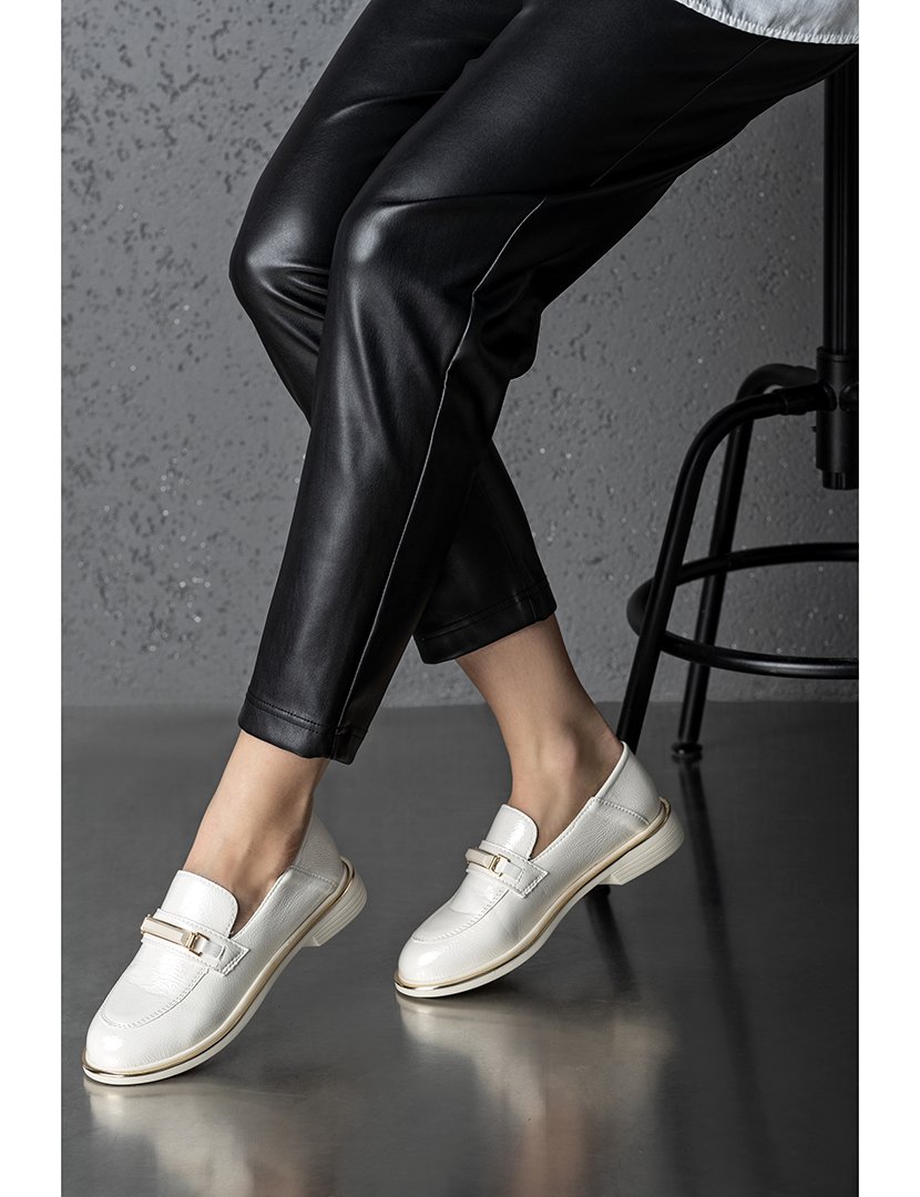 Mocassin de verniz Bege