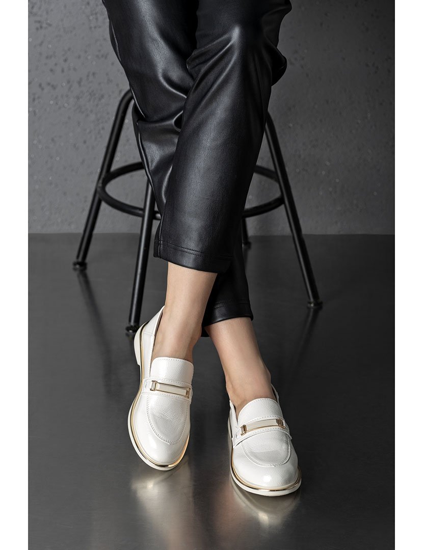 Mocassin de verniz Bege