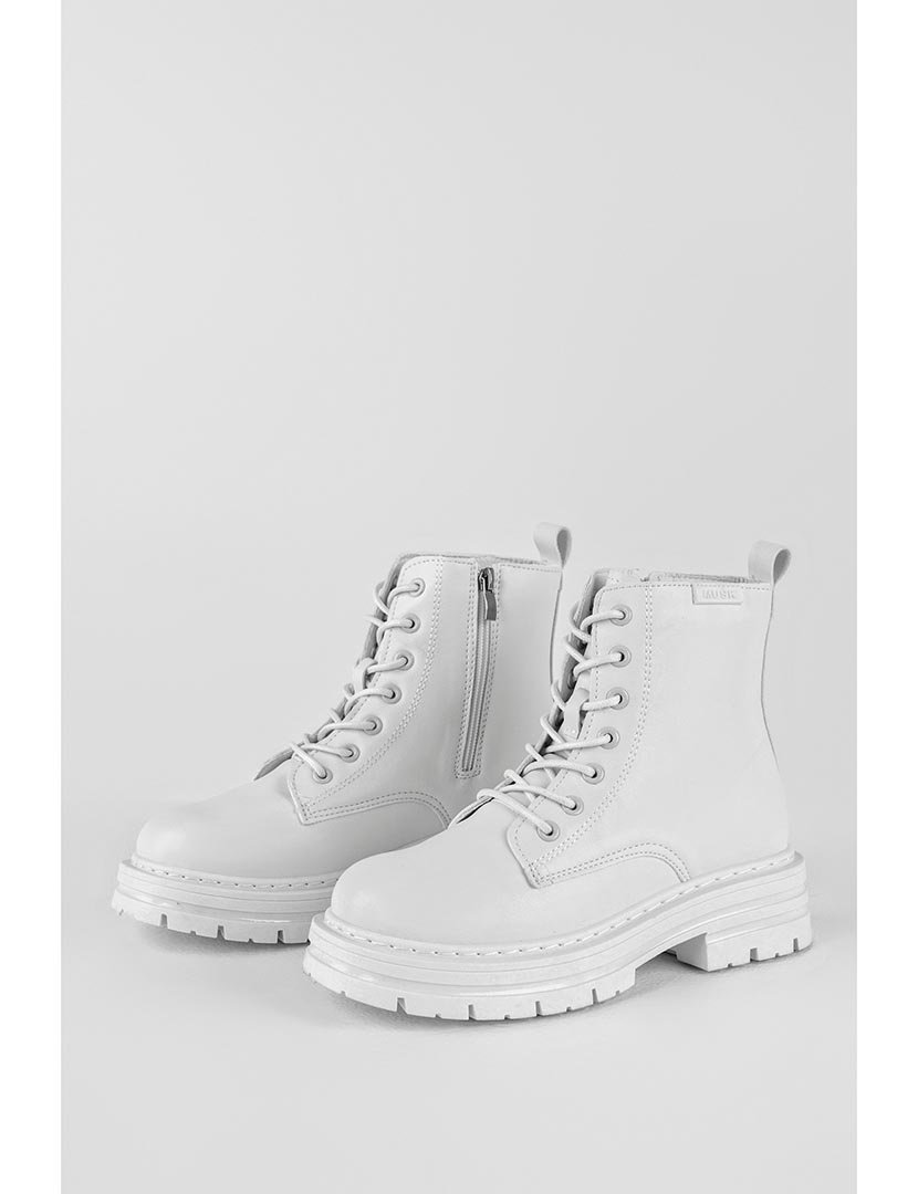 Botins com atacadores Branco
