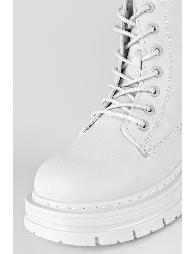 Botins com atacadores Branco