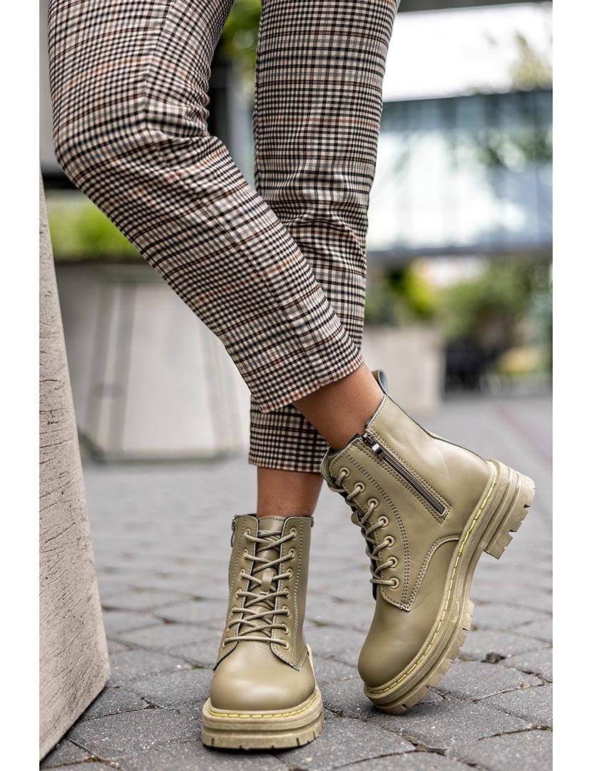 Botins com atacadores Verde