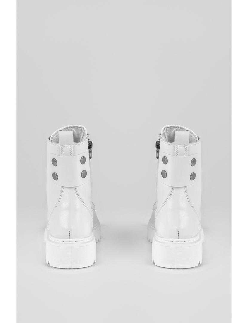 Botins com atacadores Bege