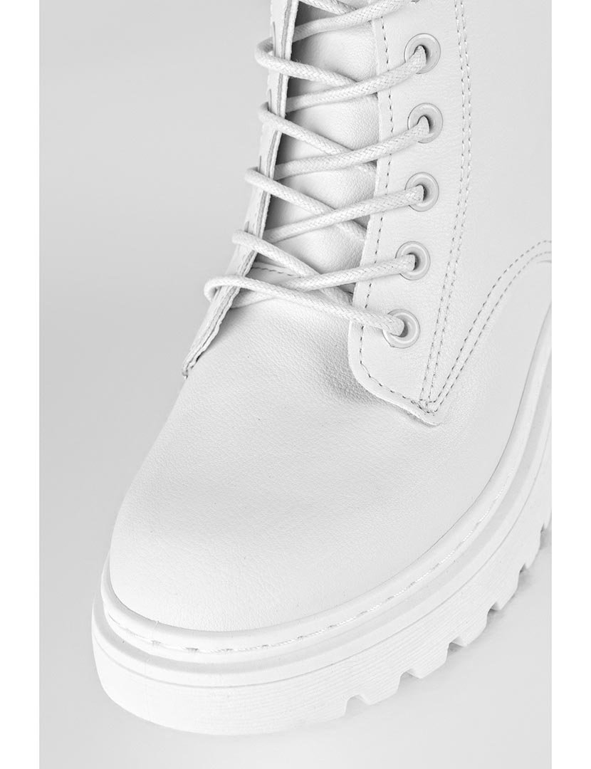 Botins com atacadores Bege