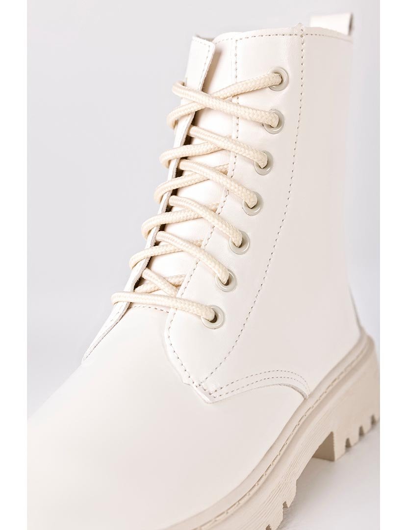 Botins com atacadores Branco