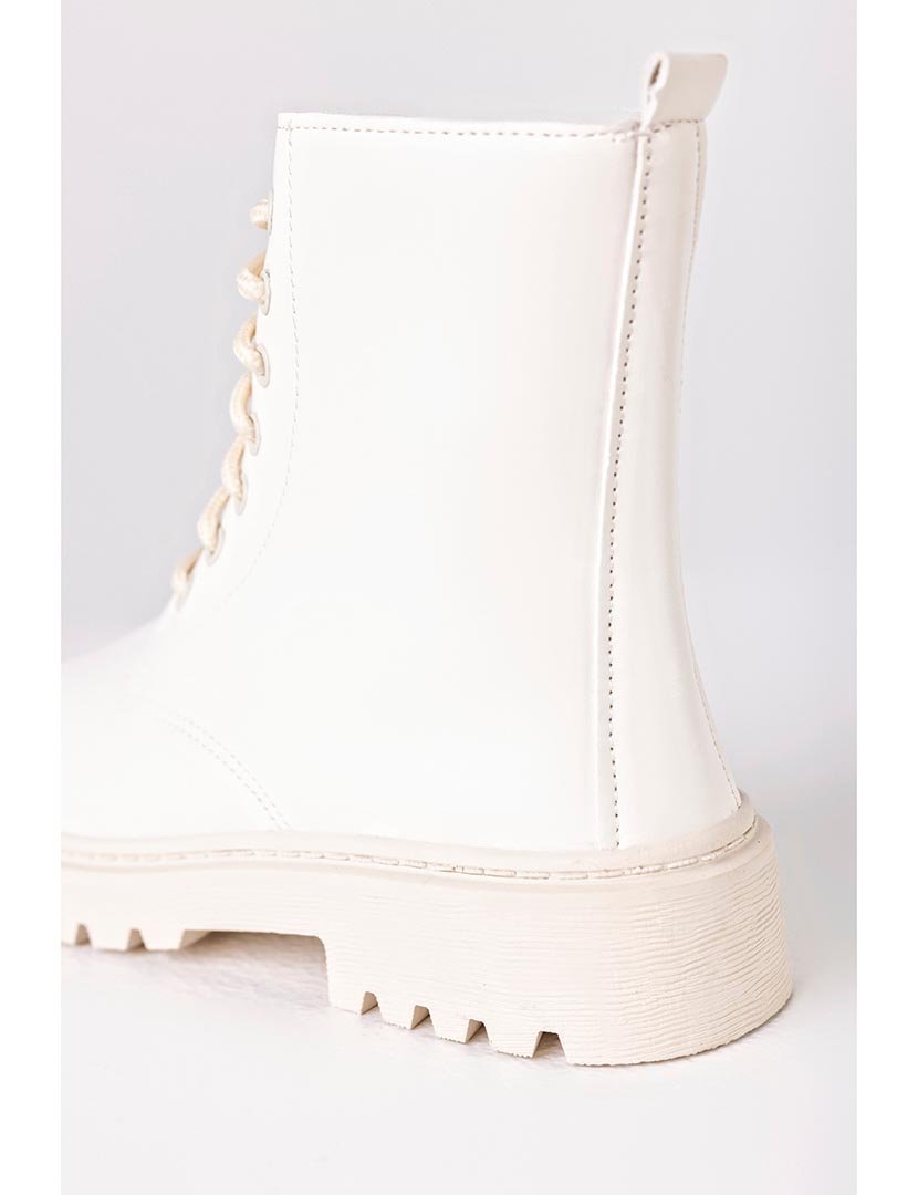 Botins com atacadores Branco
