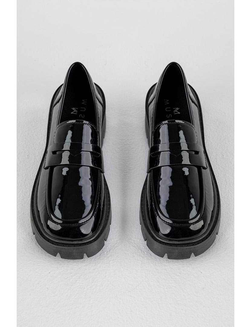 Mocassin de sola grossa envernizados Preto