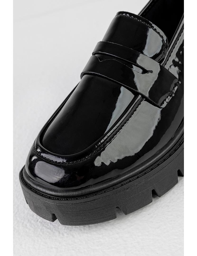 Mocassin de sola grossa envernizados Preto