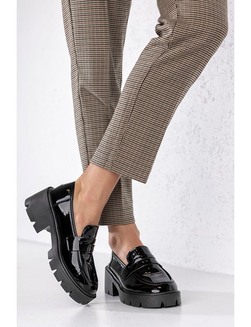 Mocassin de sola grossa envernizados Preto