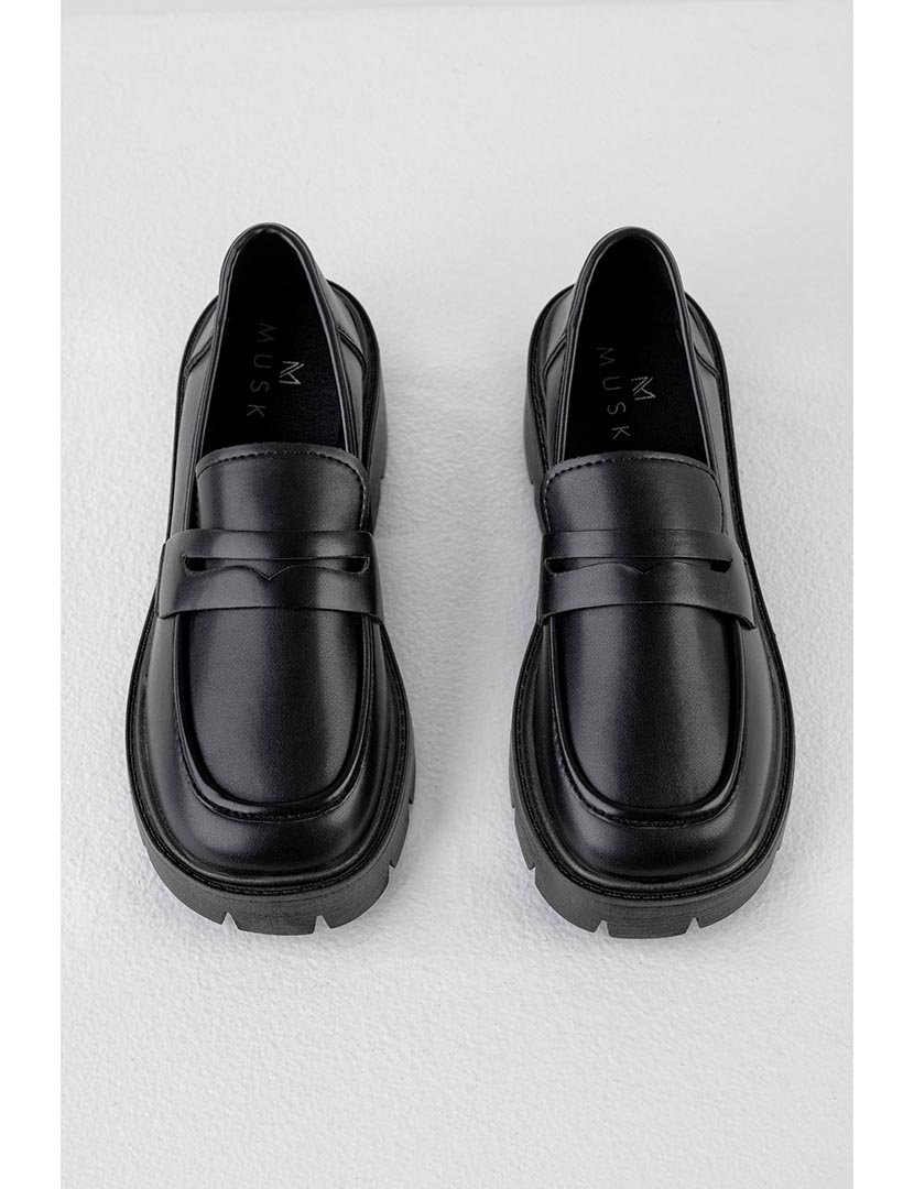 Mocassin de sola grossa Preto
