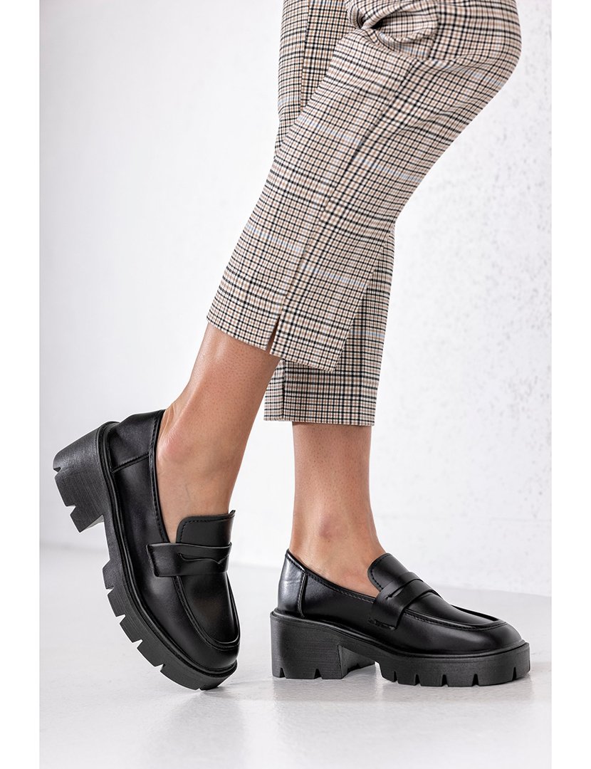 Mocassin de sola grossa Preto