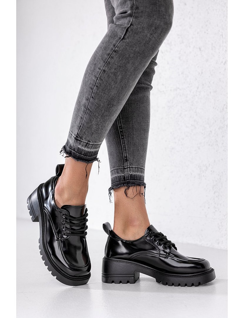 Sapatos Derby de sola grossa Preto