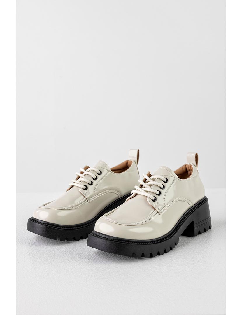 Sapatos Derby de sola grossa Bege