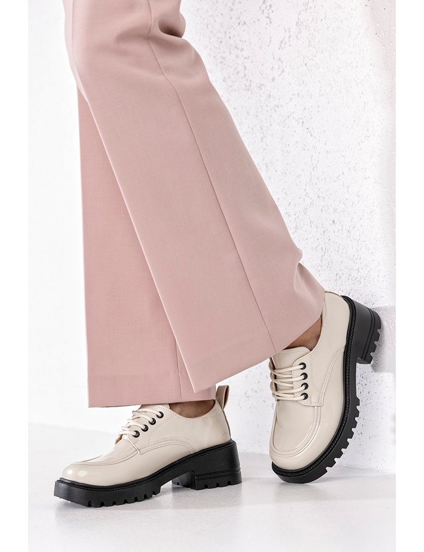Sapatos Derby de sola grossa Bege