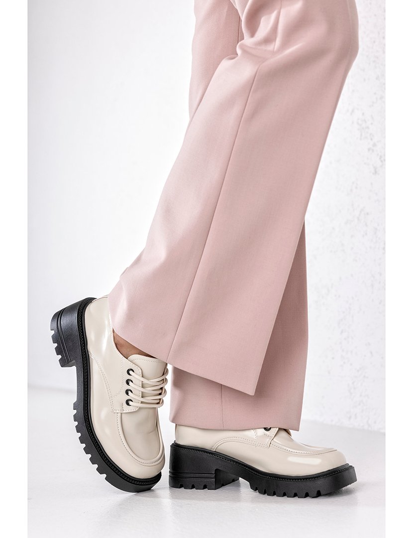 Sapatos Derby de sola grossa Bege