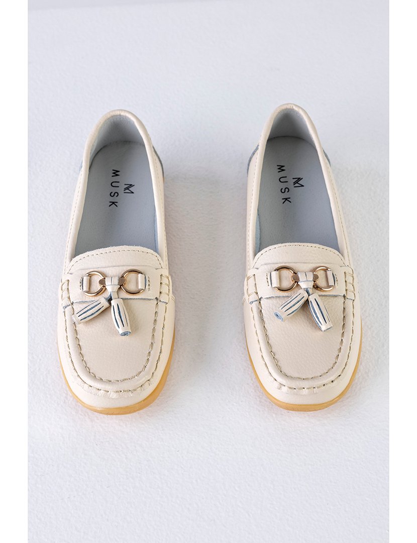 Mocassin Couro com borlas Bege