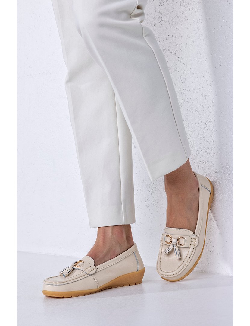Mocassin Couro com borlas Bege