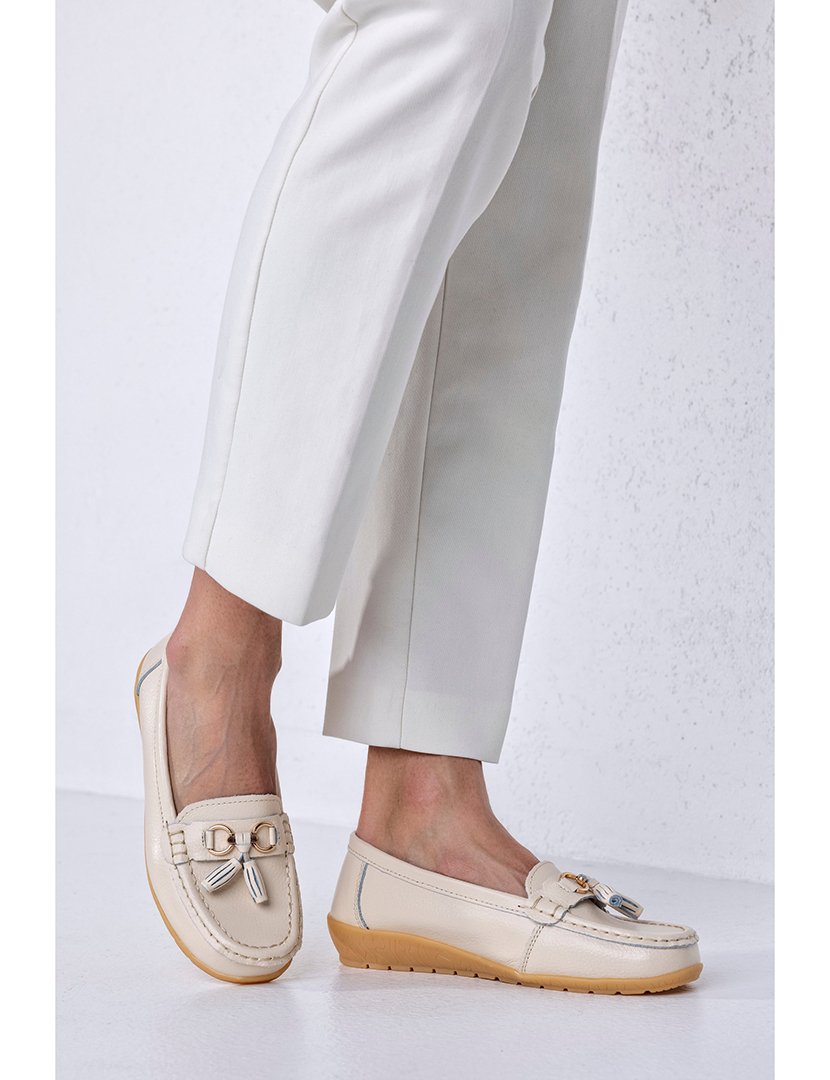 Mocassin Couro com borlas Bege