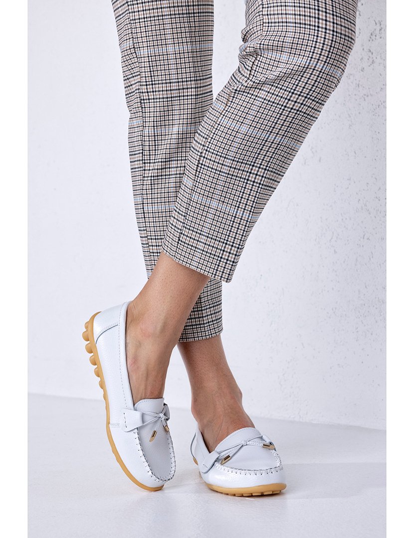 Mocassin Couro com laço Branco