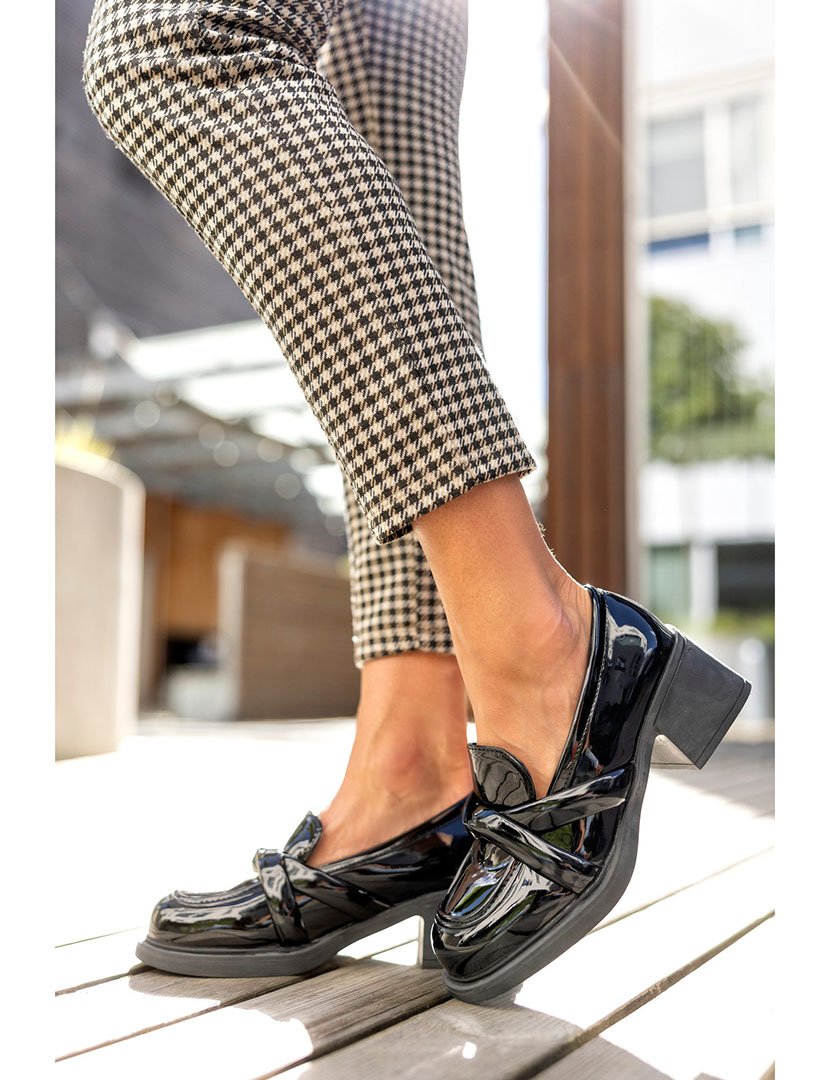 Mocassin com Salto Preto