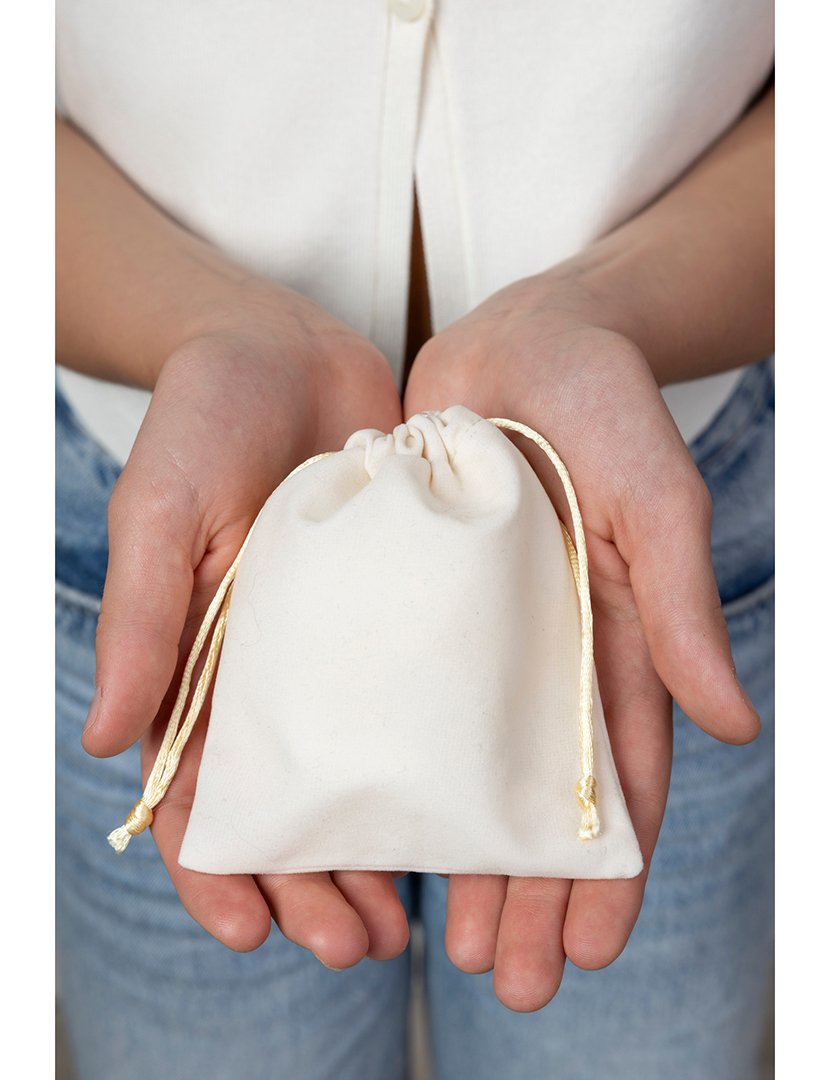 Brincos Dourados, Preto e Branco