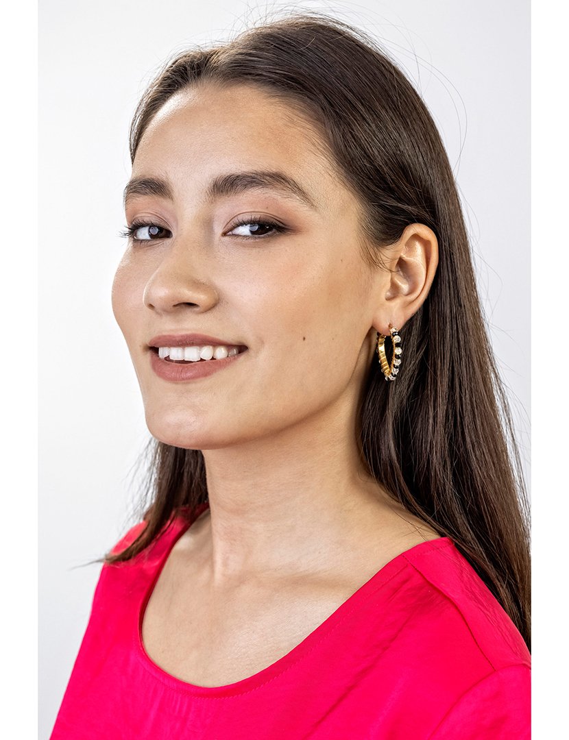 Brincos Dourados e Preto