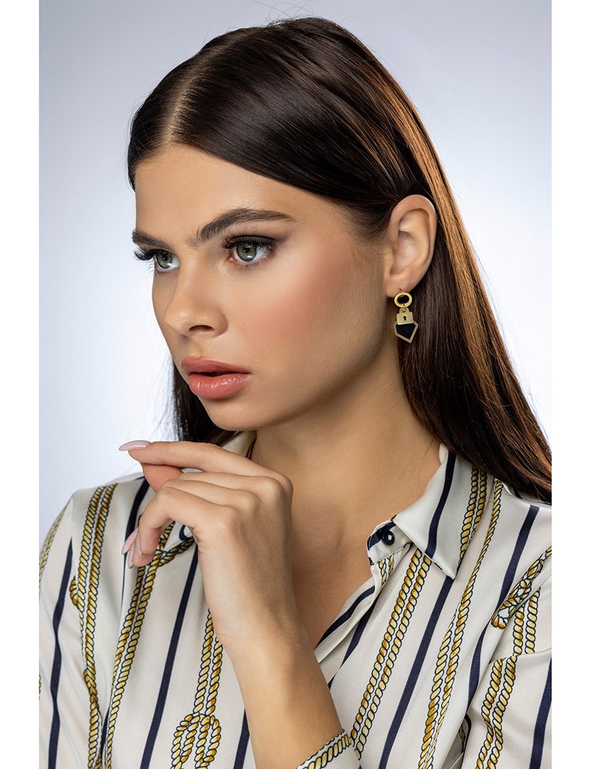 Brincos Dourados e Preto