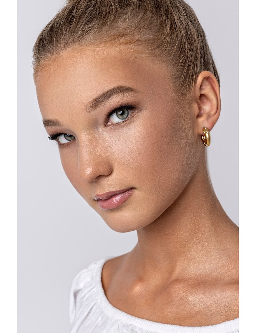 Brincos Dourados e Branco