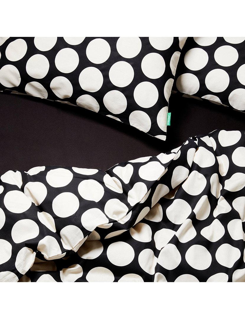 Conjunto Capa Edredon Bolas Preto 200x200x30+50x80 cm