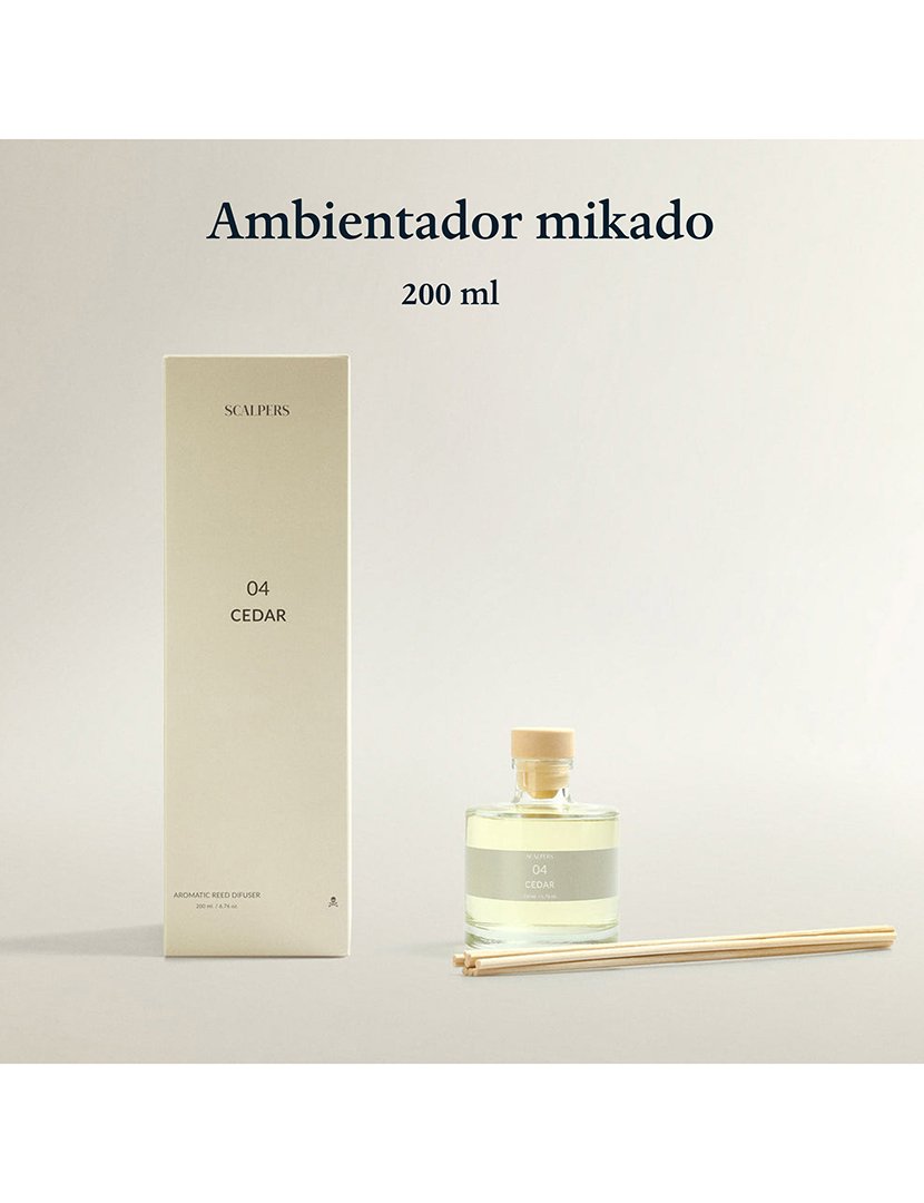 Conjunto de 4 difusores Mikado de 200ml com fragrâncias Cashmere-Baunilha de Madagascar-Jasmim Branco-Cedro.