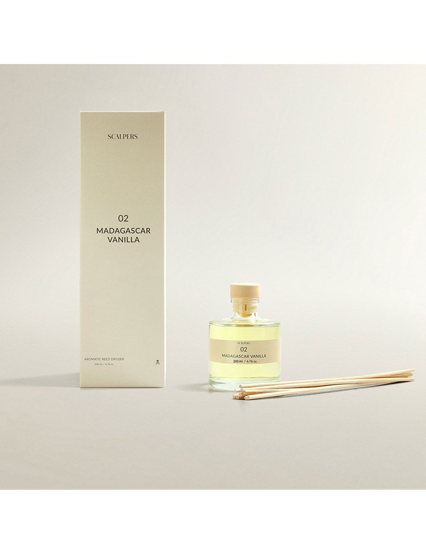 Conjunto de 4 difusores Mikado de 200ml com fragrâncias Cashmere-Baunilha de Madagascar-Jasmim Branco-Cedro.