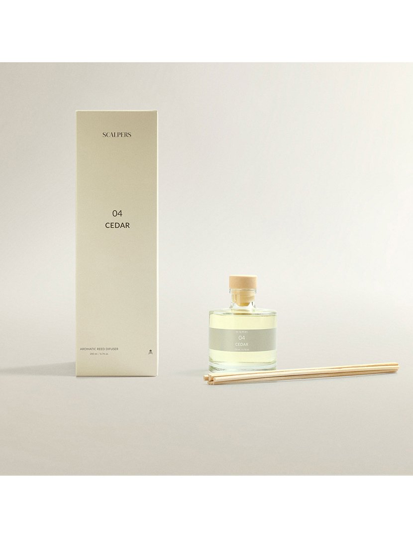 Conjunto de 4 difusores Mikado de 200ml com fragrâncias Cashmere-Baunilha de Madagascar-Jasmim Branco-Cedro.