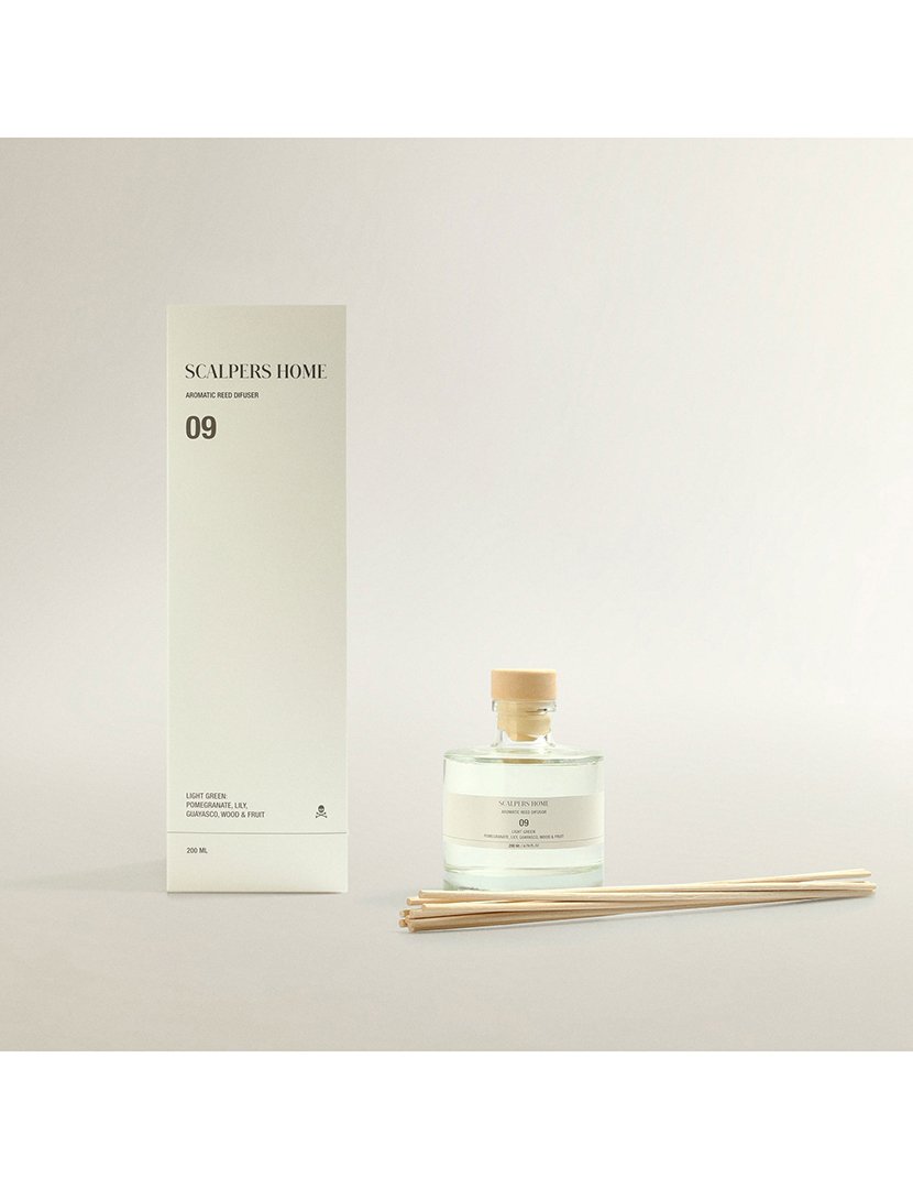 Conjunto de 4 difusores mikado de 200ml com aromas de lótus branco, pedra de lótus, verde claro e pêssego.