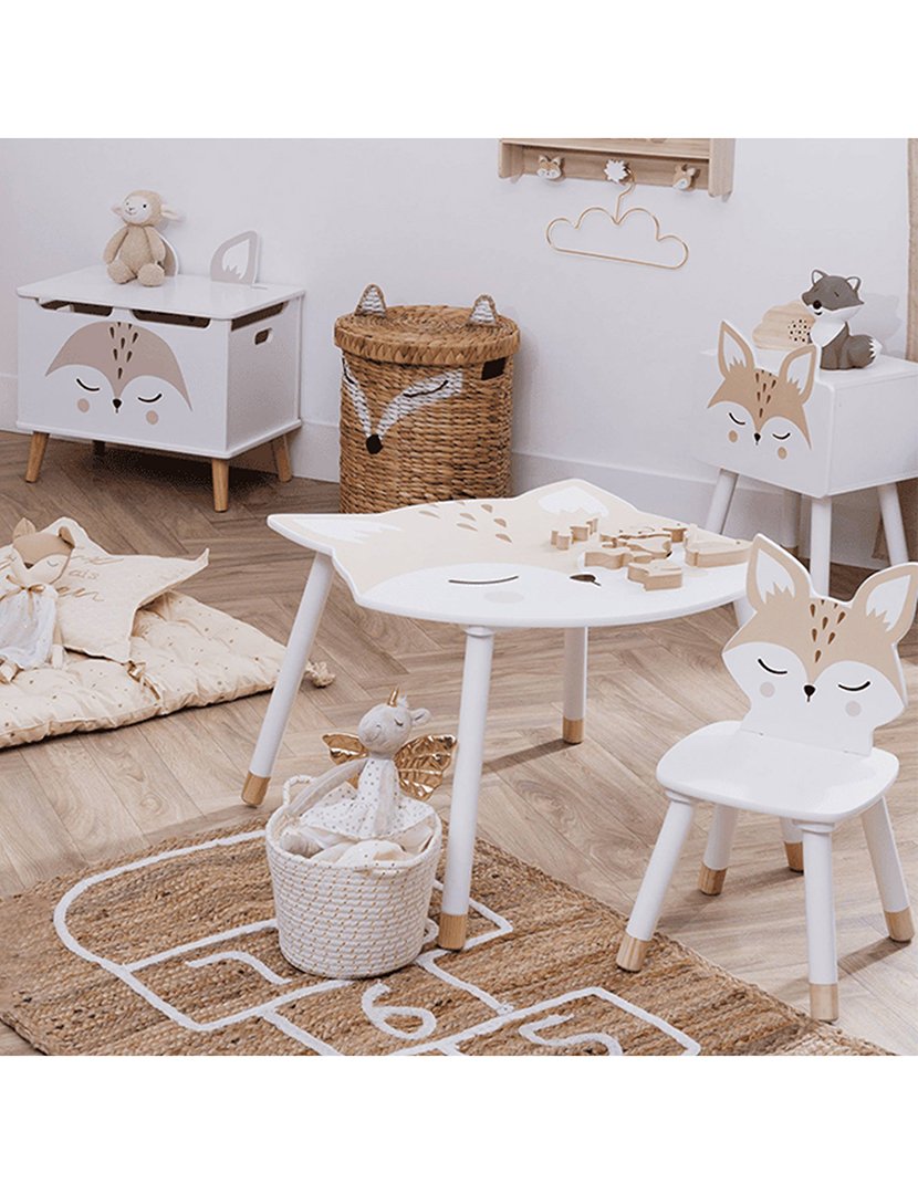 Cadeira infantil em formato de raposa