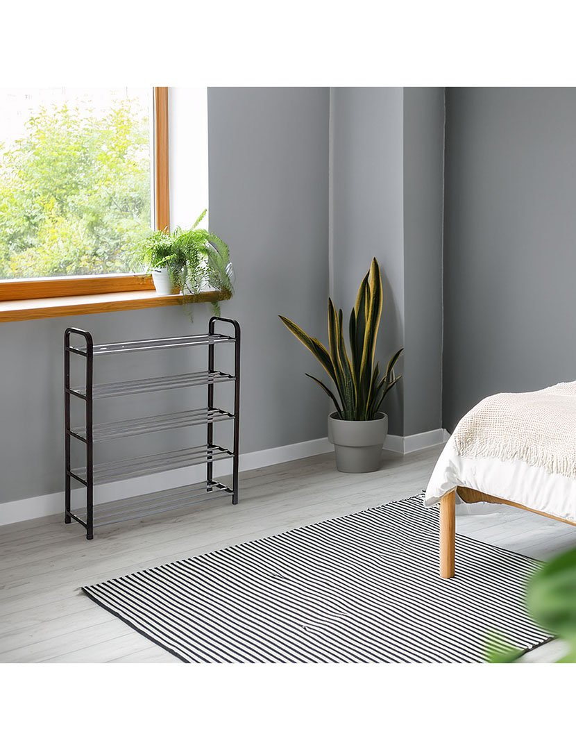 Sapateira de metal e plástico