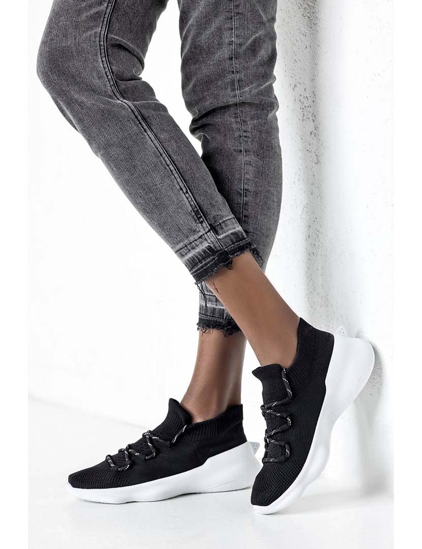 Ténis Senhora Preto e Branco