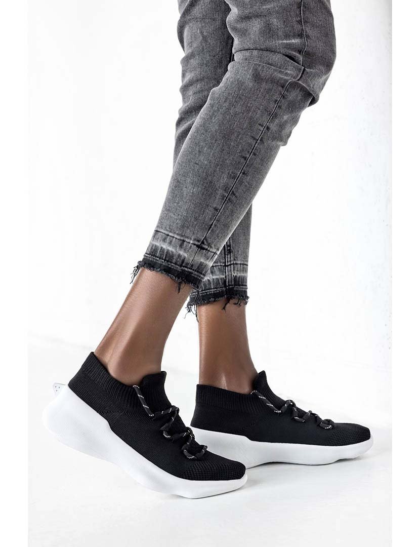 Ténis Senhora Preto e Branco