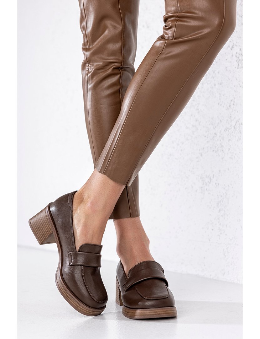 Sapato de Salto Senhora Castanho