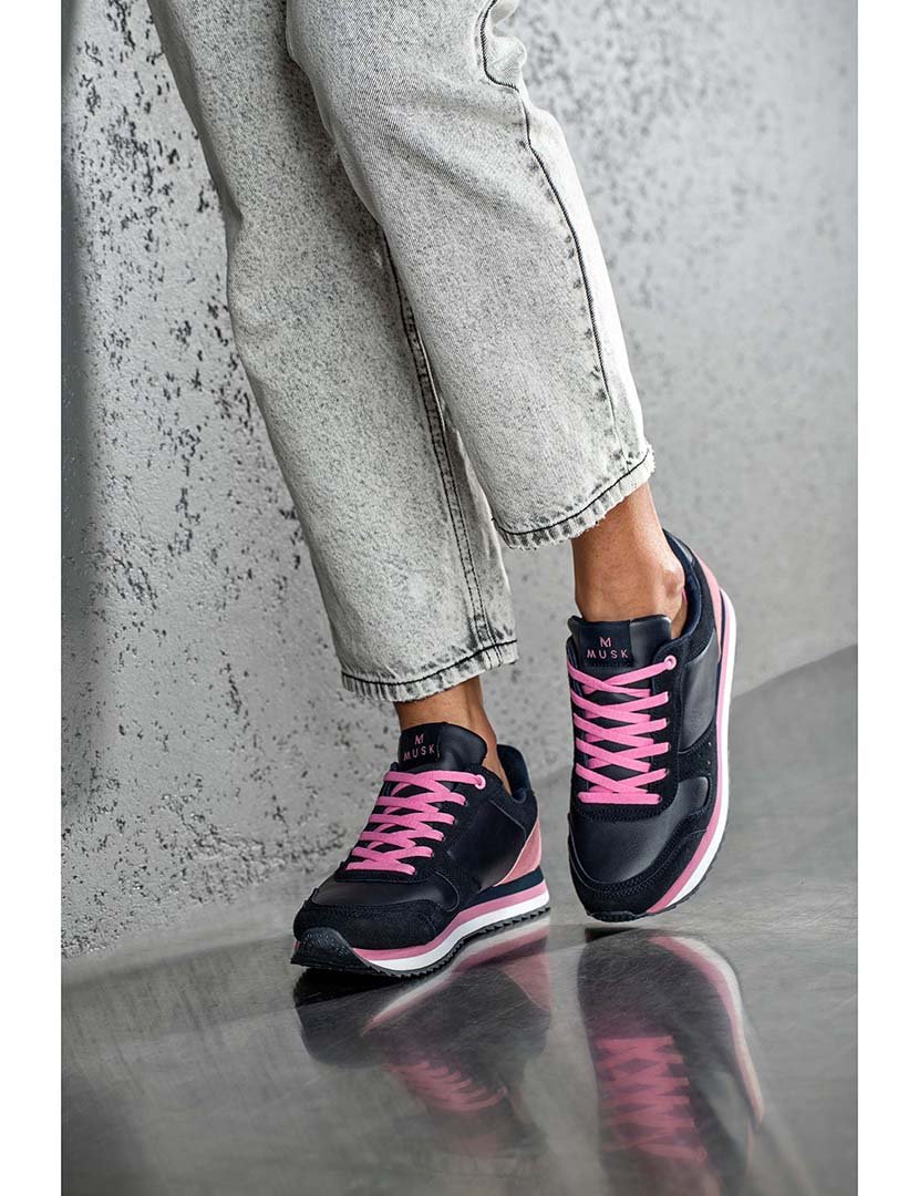 Ténis Senhora Azul e Rosa