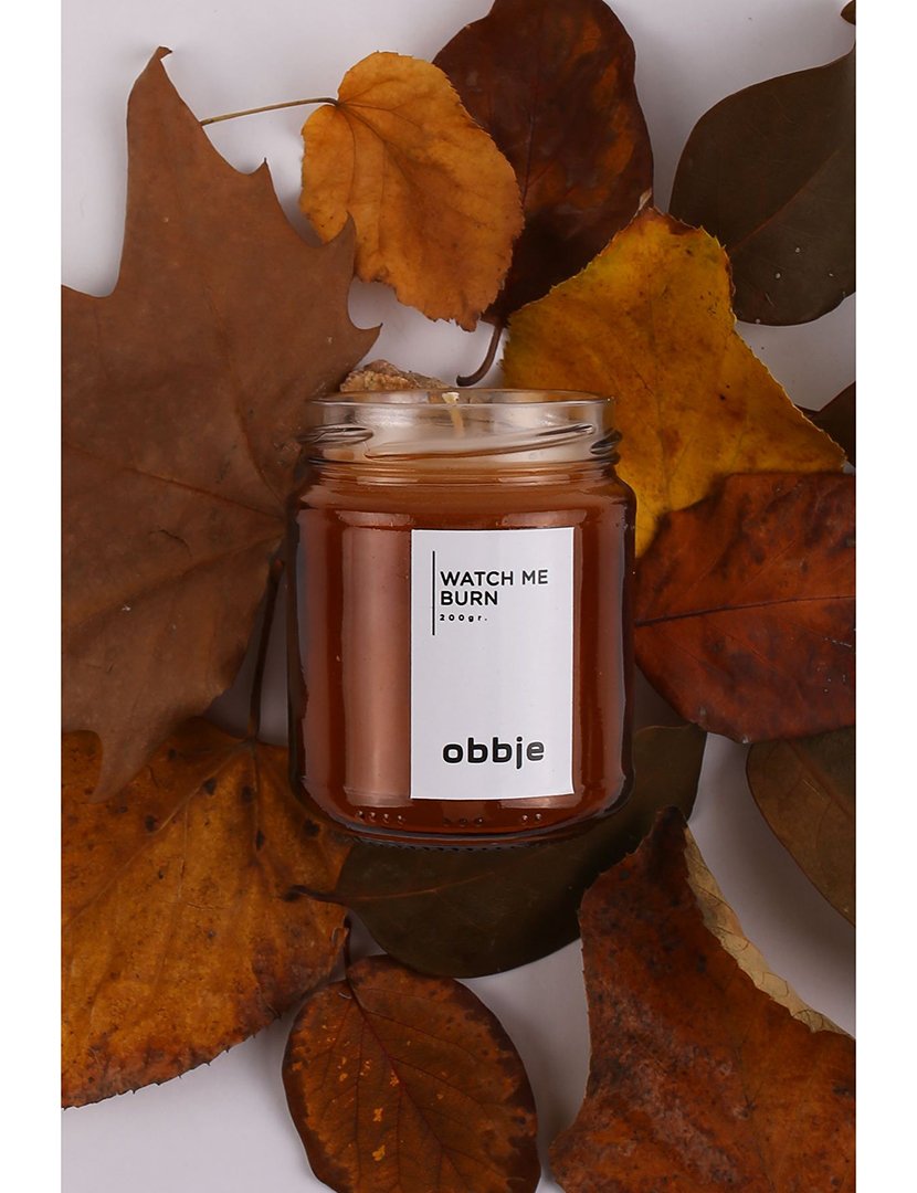 Vela Watch Me Burn Âmbar