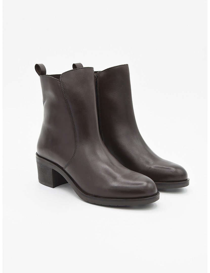 Botins com Salto Senhora Castanho