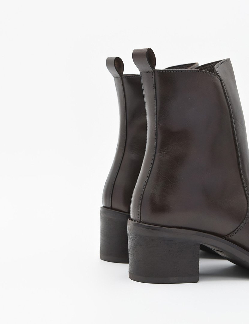 Botins com Salto Senhora Castanho