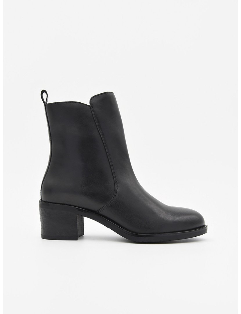 Botins com Salto Senhora Preto