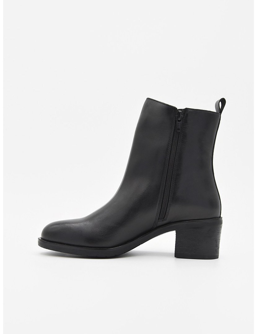 Botins com Salto Senhora Preto