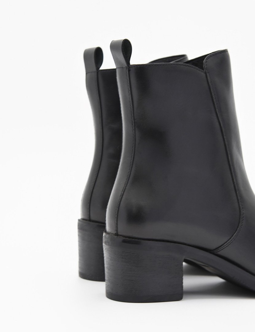 Botins com Salto Senhora Preto