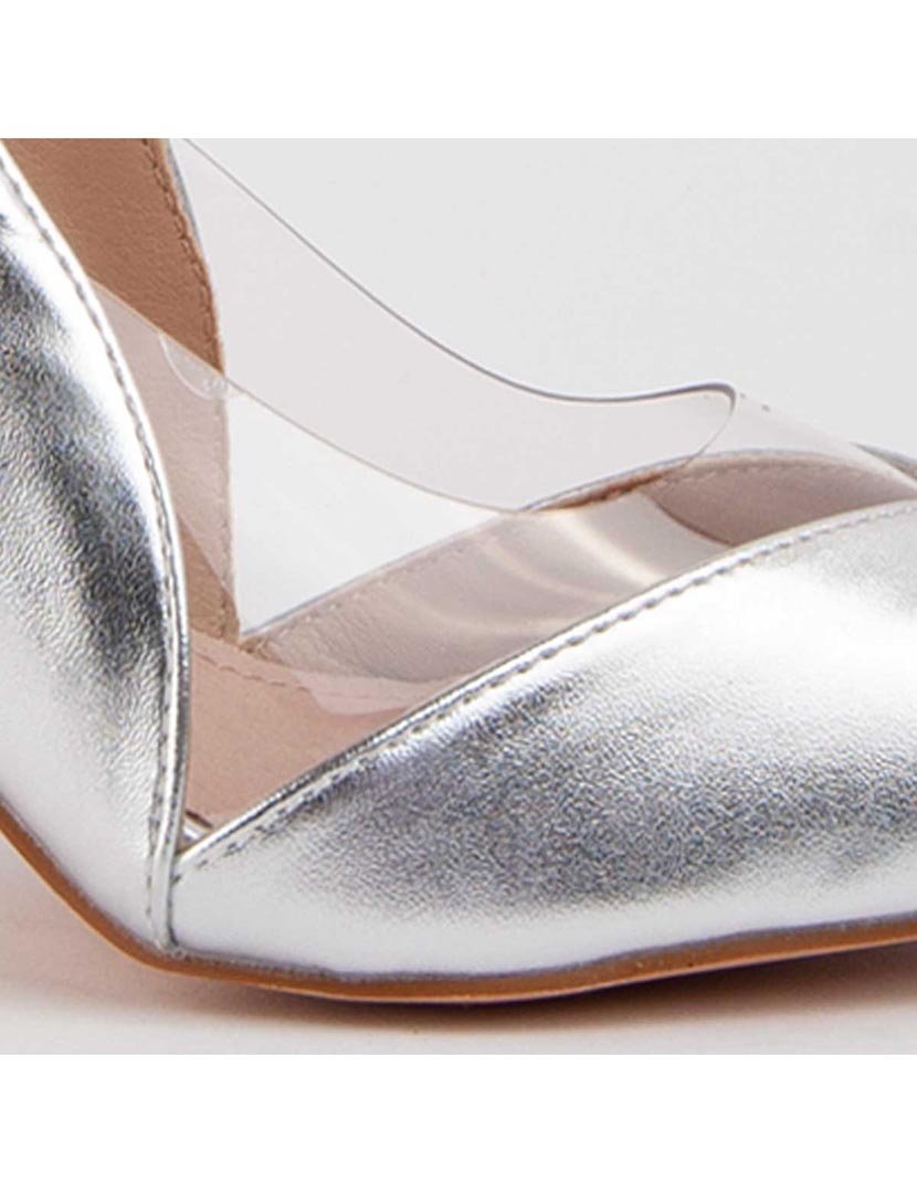 Sapatos de Salto Prateado