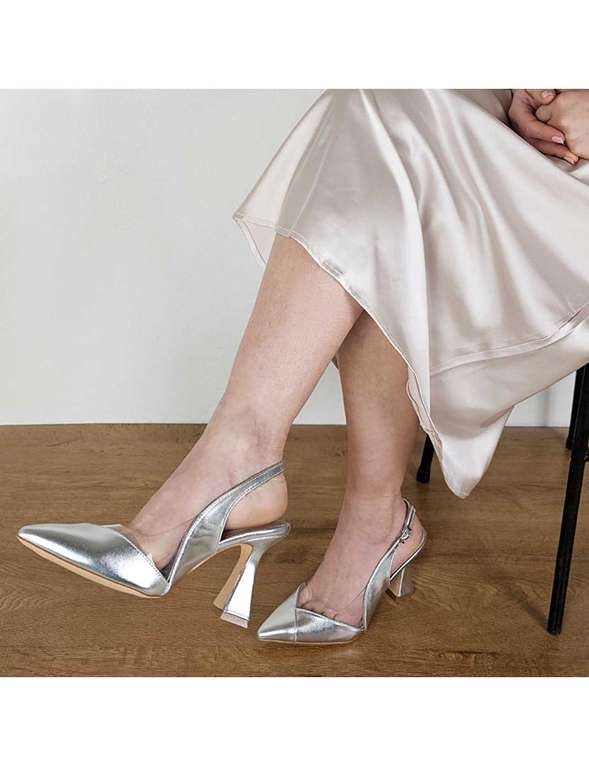 Sapatos de Salto Prateado